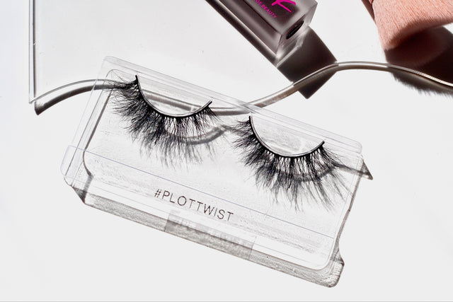 #PLOTTWIST - Betrayal Lashes